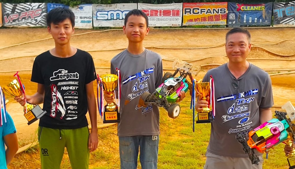 Nitro-Buggy-A-main-podium